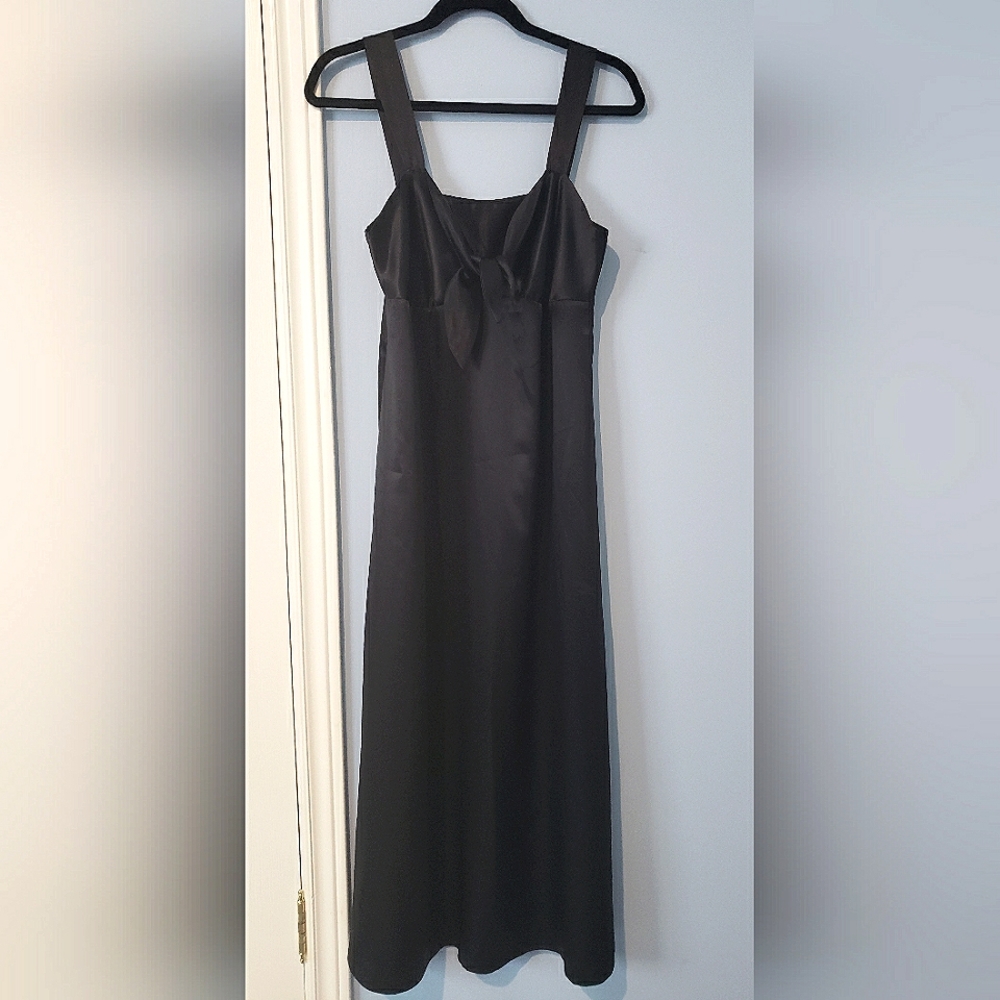 Diamond Tea. Vintage Black Dress.